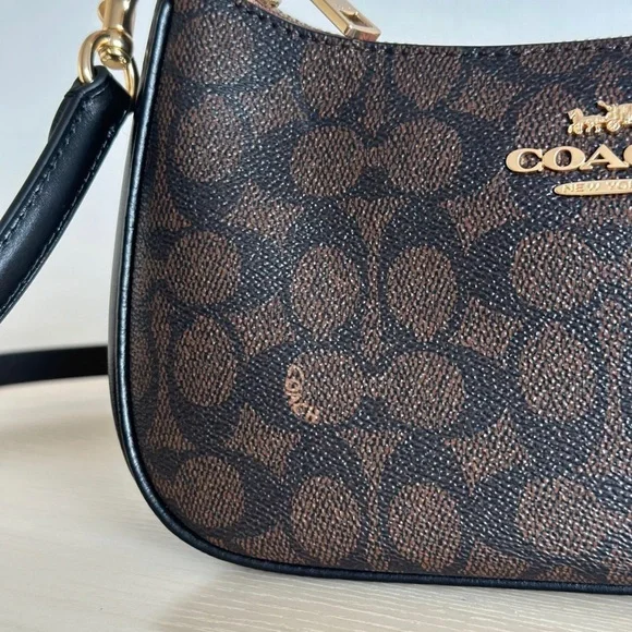 coach Teri Shoulder Bag In Signature Canvas - Picture 5 of 7